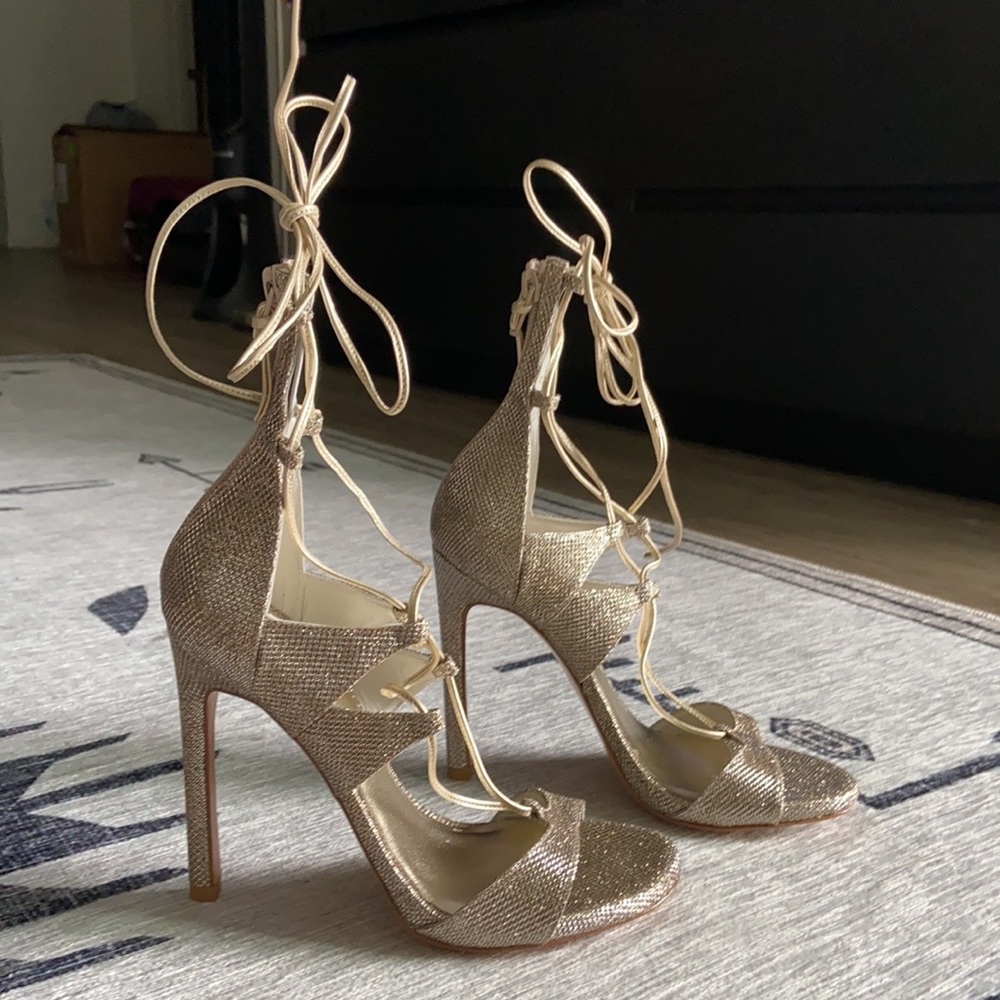 NWT Stuart Weitzman Metallic Ghillie Lace Up Heel